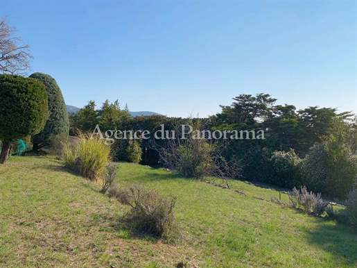Exclusivity - Rare - Magnificent plot of land in a very quiet area
