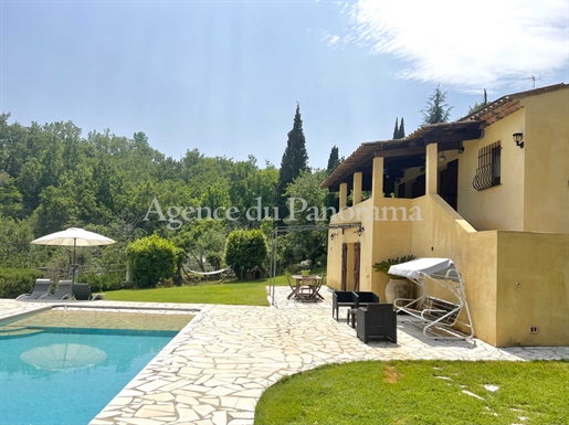 Smuk provencalsk villa beliggende i hjertet af naturen