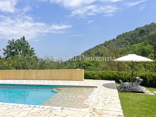 Smuk provencalsk villa beliggende i hjertet af naturen