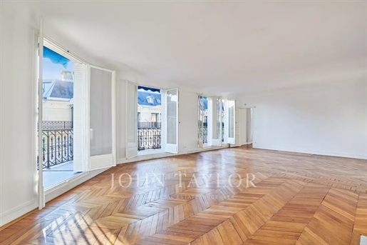 Reception and family apartment in the heart of the Golden Triangle