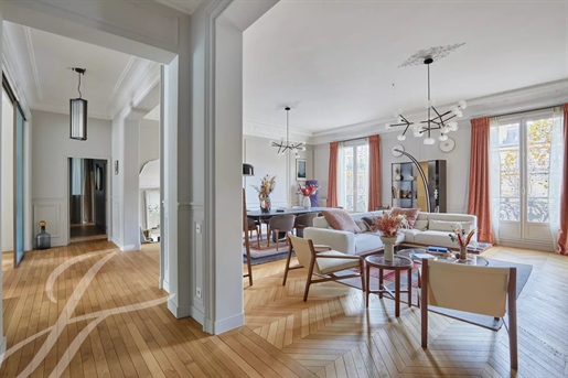 Fully refurbished reception apartement - Parc Monceau