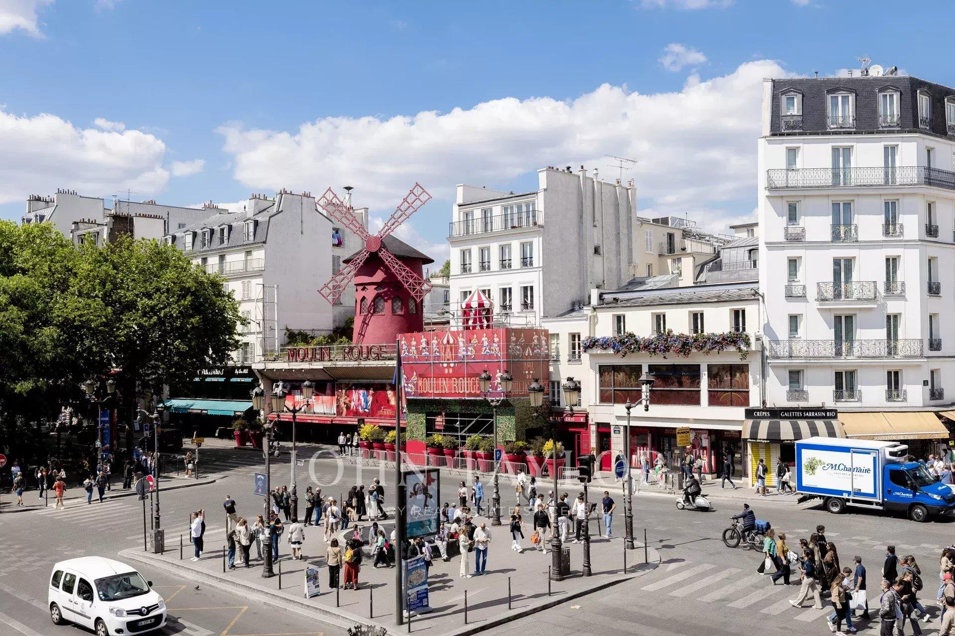 Beautiful apartment with magnificent views of the Moulin Rouge