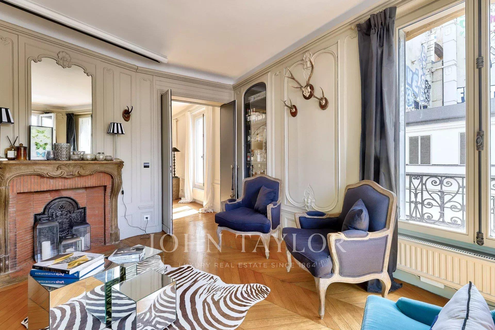 Beautiful apartment with magnificent views of the Moulin Rouge