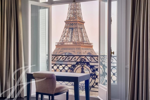 Apartamento com vistas excepcionais do Sena e da Torre Eiffel