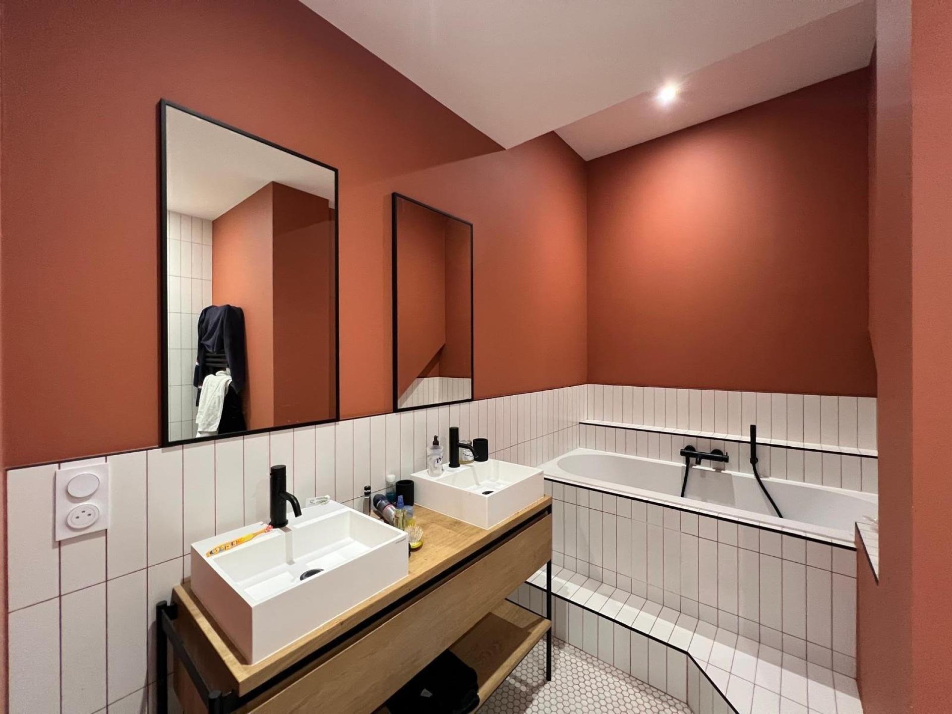 Purchase: Luxury property (21000)