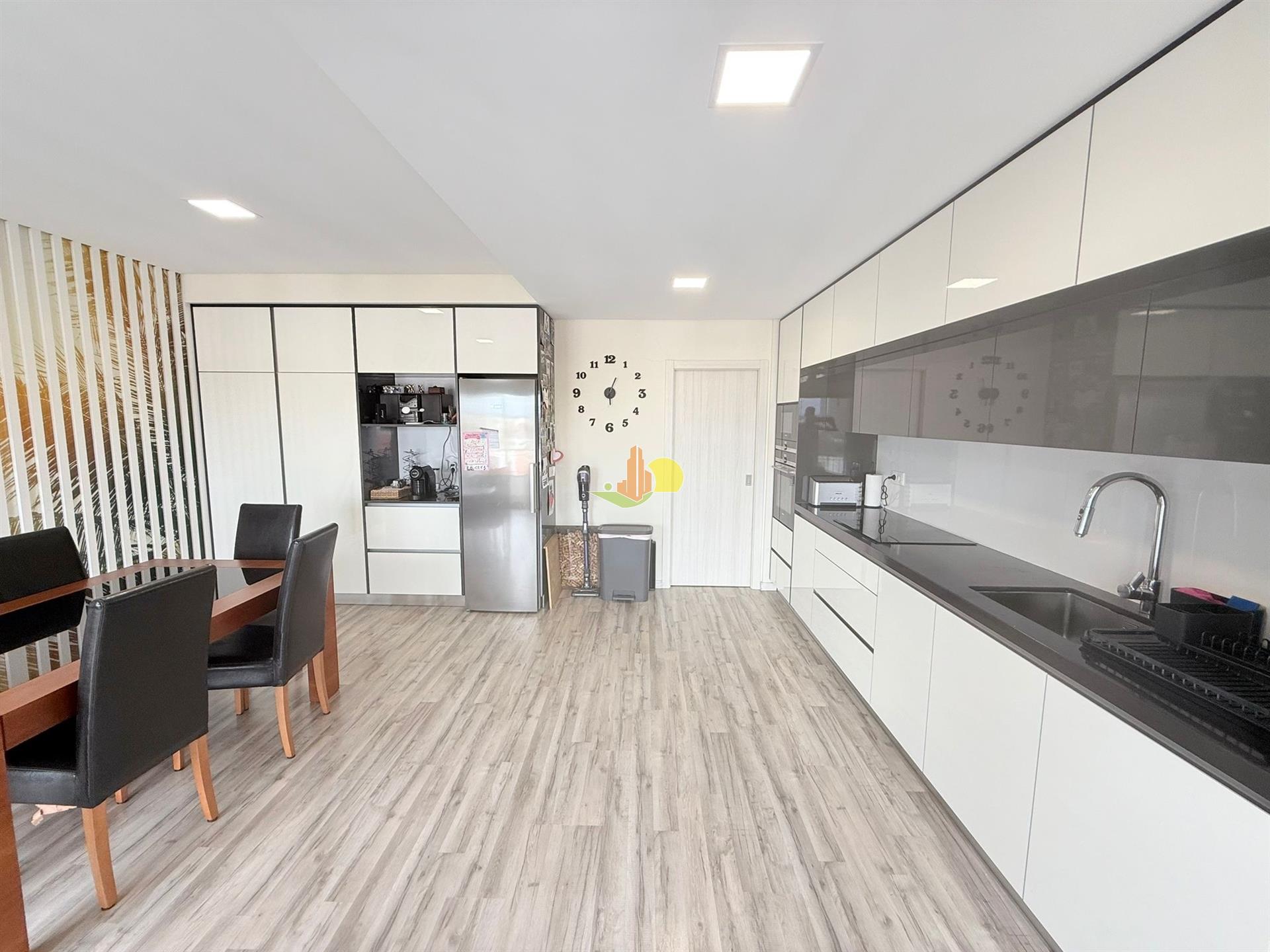 T4+1 Duplex mit Doppelgarage