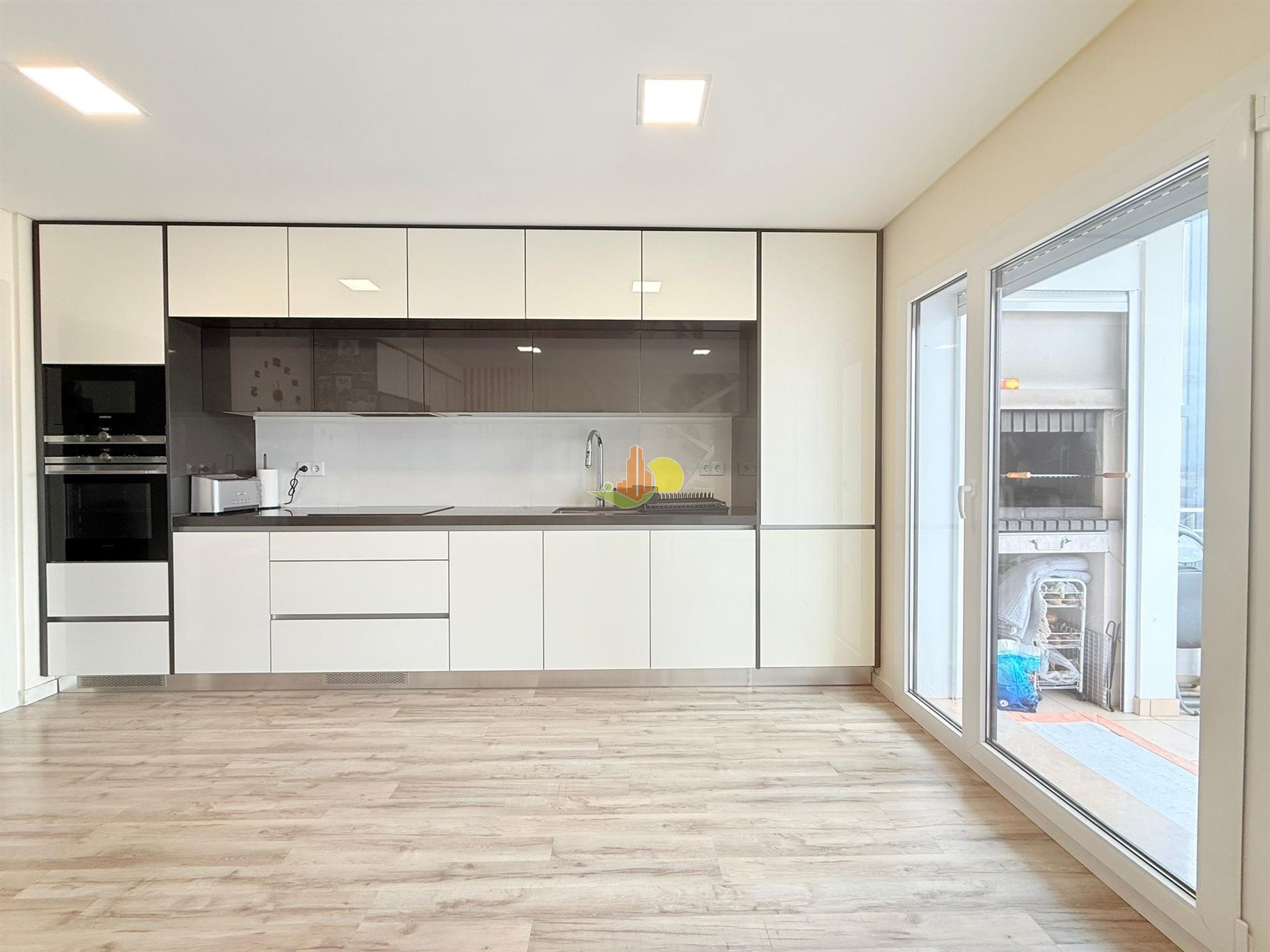 T4+1 Duplex mit Doppelgarage
