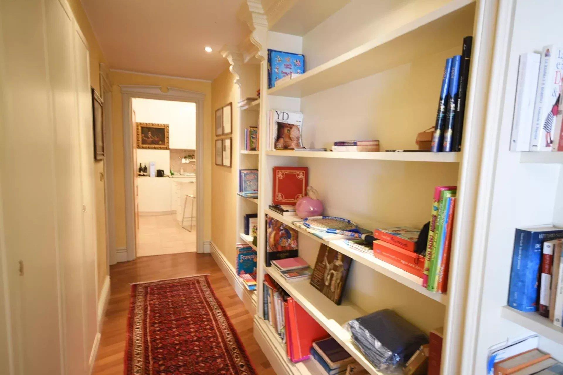 Luxurious apartment in Sanremo 4 bedrooms 240 m2 and large terrace, box