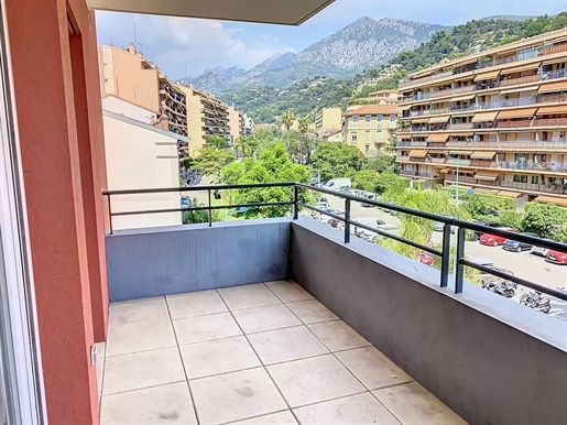 Menton - 2-Bedroom Apartment - Parking - Pool