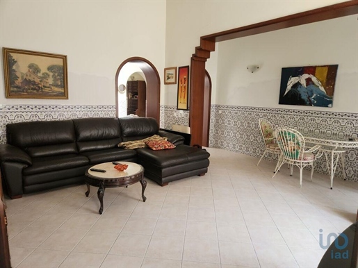 House with 3 Rooms in Faro with 106,00 m²
