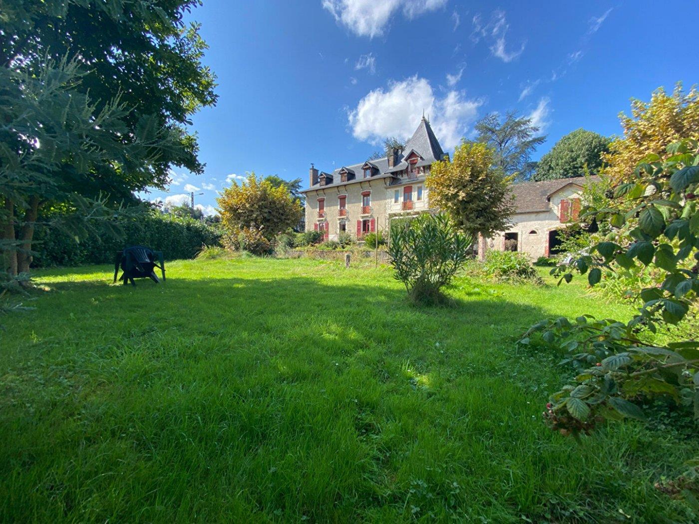 Maison Nay - 8 pièce(s) - 258 m2