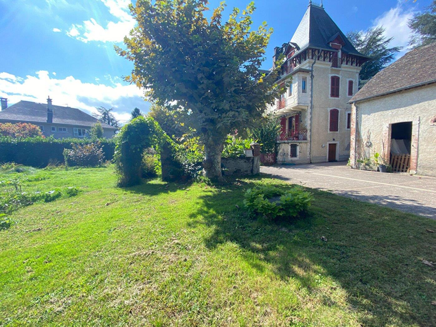 Maison Nay - 8 pièce(s) - 258 m2