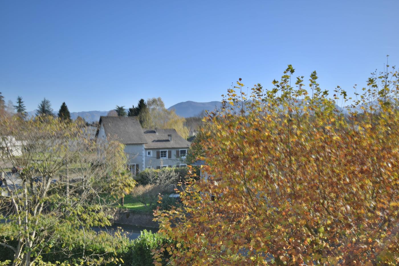 Maison Nay - 8 pièce(s) - 258 m2