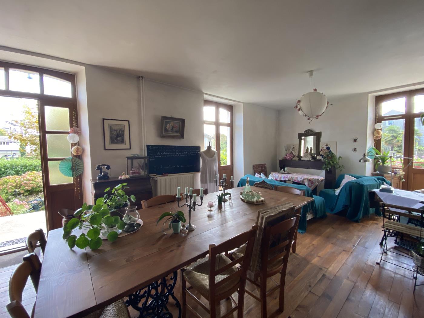 Maison Nay - 8 pièce(s) - 258 m2