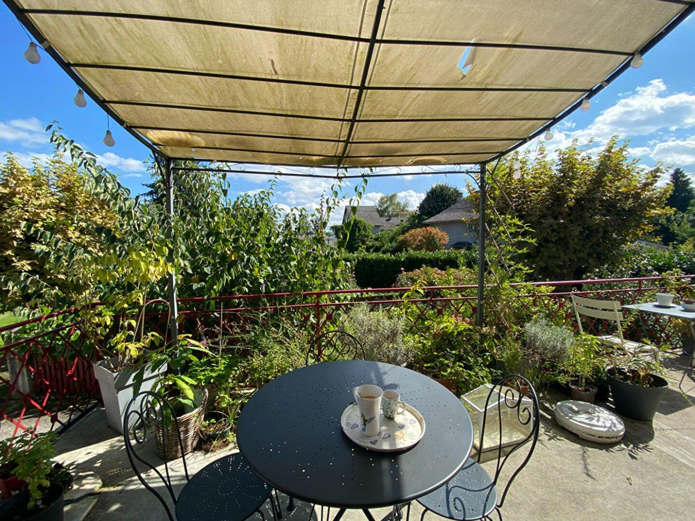 Maison Nay - 8 pièce(s) - 258 m2