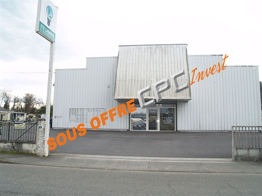 Warehouse / industrial premises with offices in Lons (64140)
