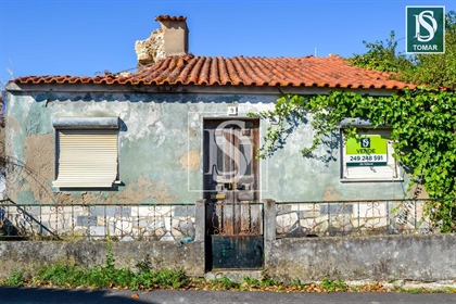 Tomar - House to Restore in Peralva
