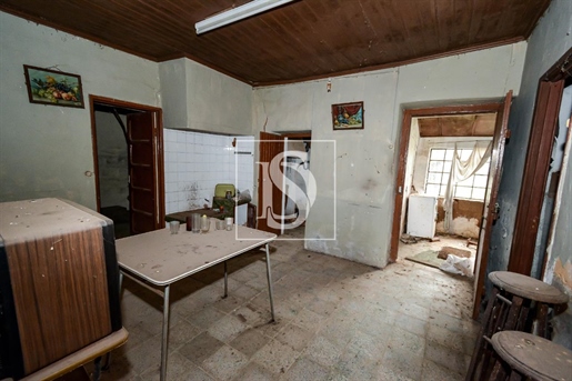 House to Restore 4 Bedrooms in Tomar