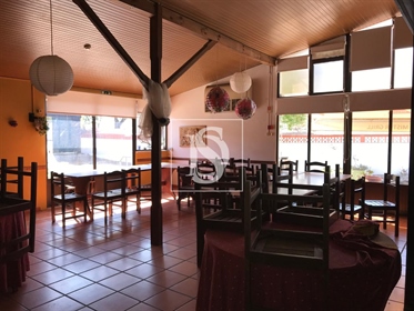 Venda Nova - Tomar - Moradia T3 com 2 pisos e Restaurante