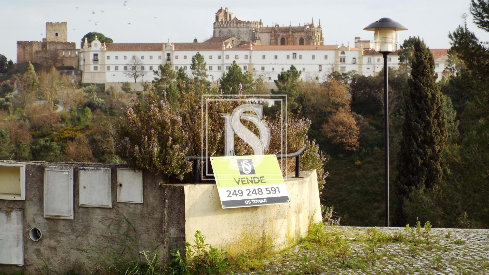 Land in Udf van Tomar (São João Baptista) en Santa Maria dos Olivais