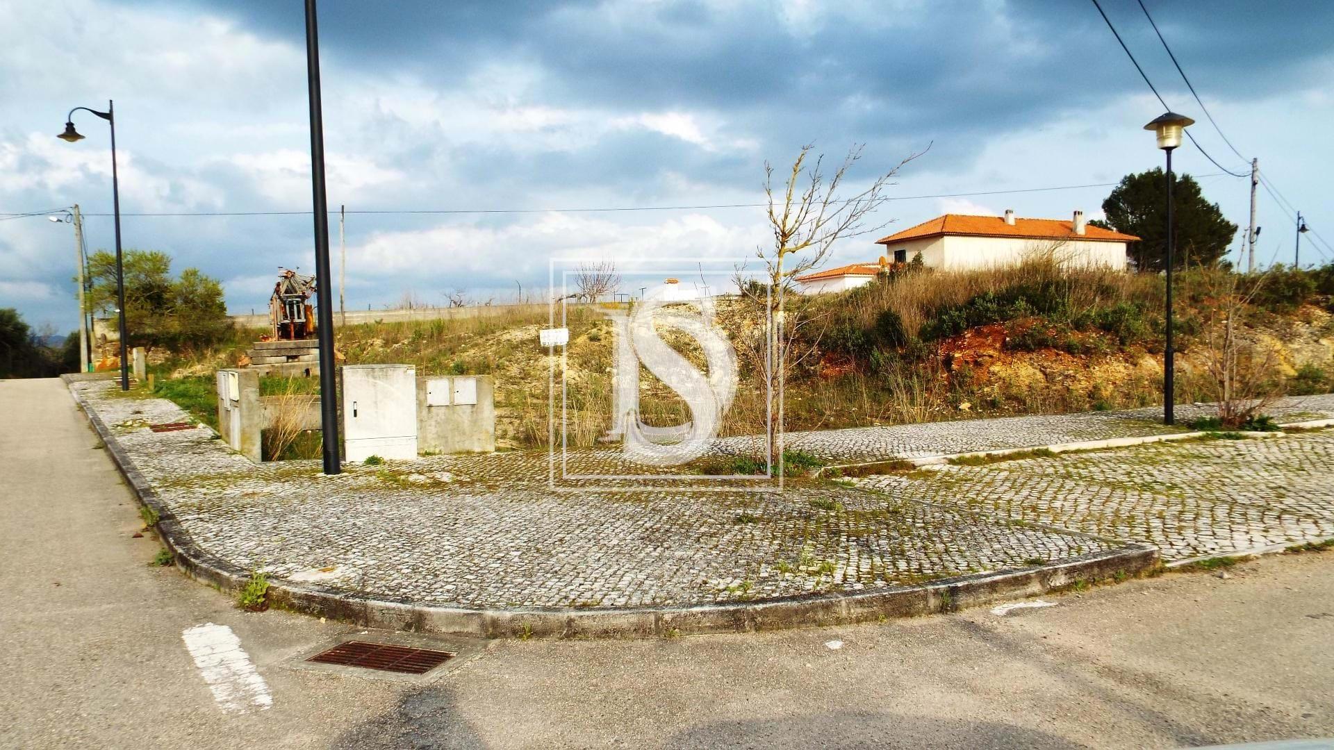 Land in Udf van Tomar (São João Baptista) en Santa Maria dos Olivais