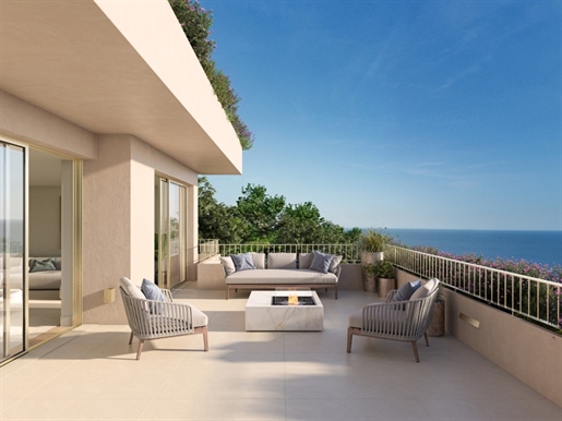 Penthouse T2, in the Legacy by the Sea Building, in Sesimbra