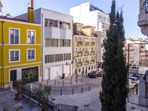 Building for renovation - Mãe D'Água - Lisbon