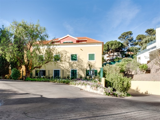 4+1-Zimmer-Wohnung in Eigentumswohnung mit Garten und Pool in Estoril