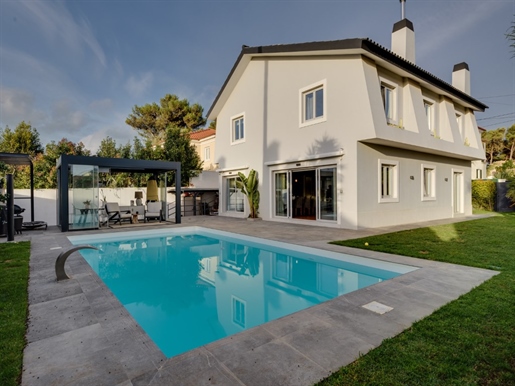 Sophisticated 5-bedroom villa, Birre-Cascais