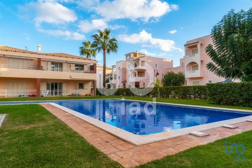 Apartment with 2 Rooms in Faro with 103,00 m²