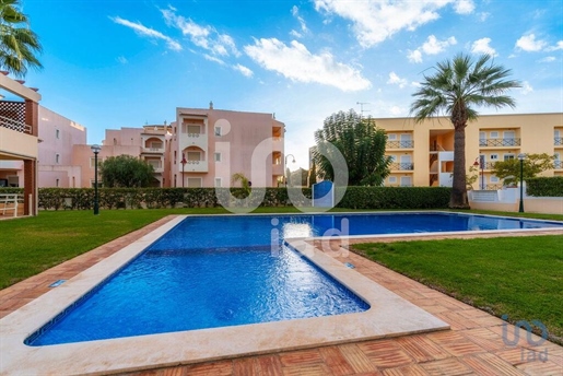 Apartment with 2 Rooms in Faro with 103,00 m²