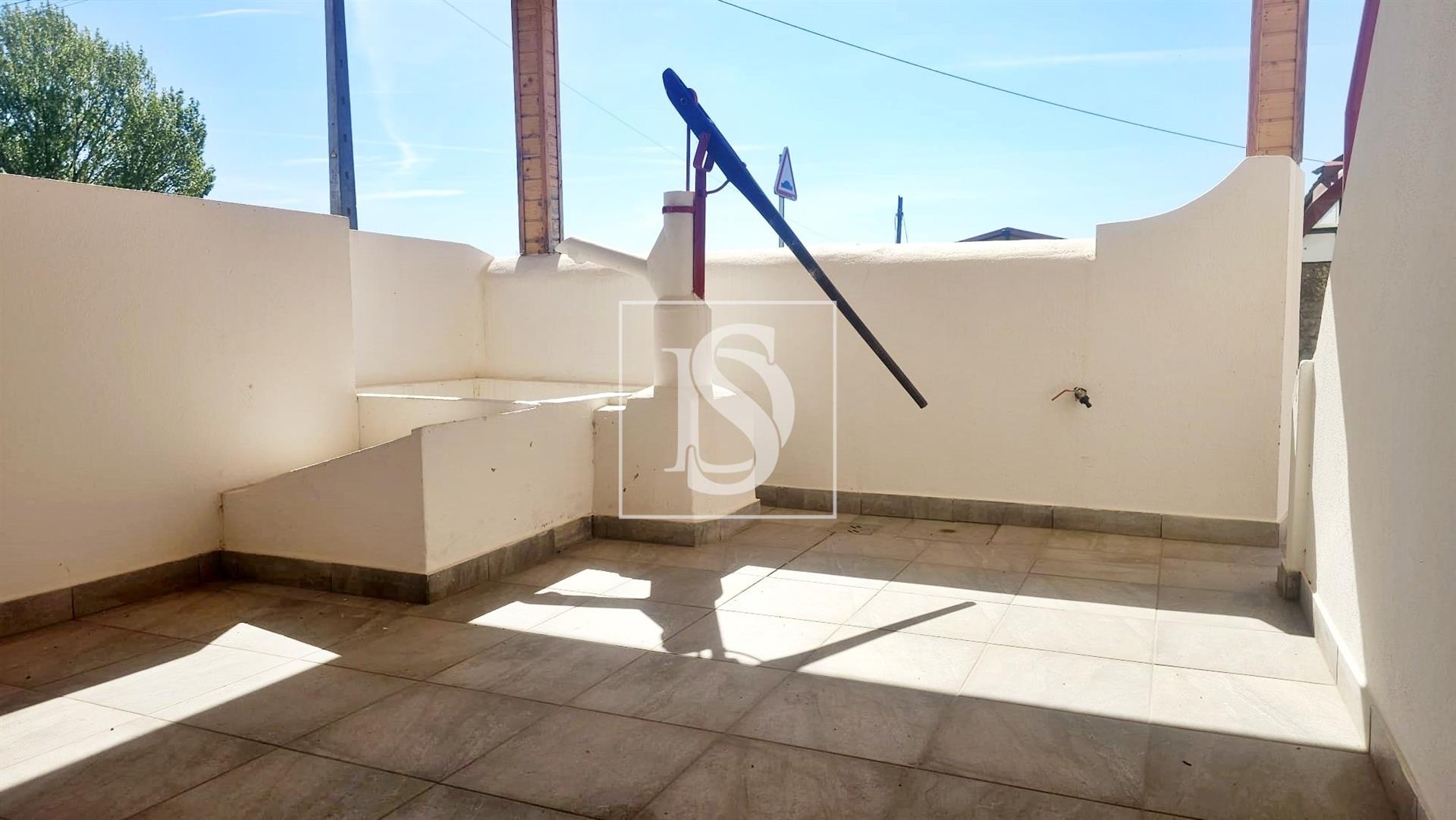 Live with Tradition – Villa met 2 slaapkamers en patio in Montemor-o-Velho