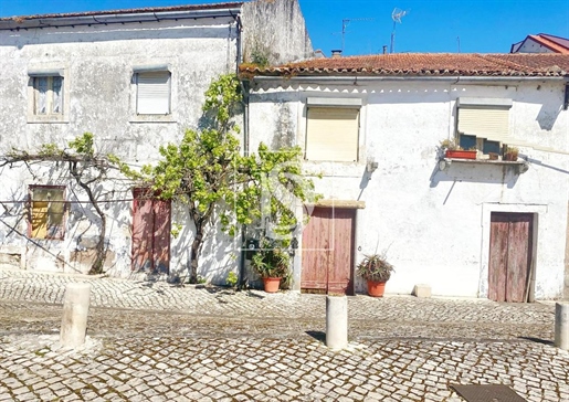Huis om 3 slaapkamers te restaureren in Montemor-o-Velho