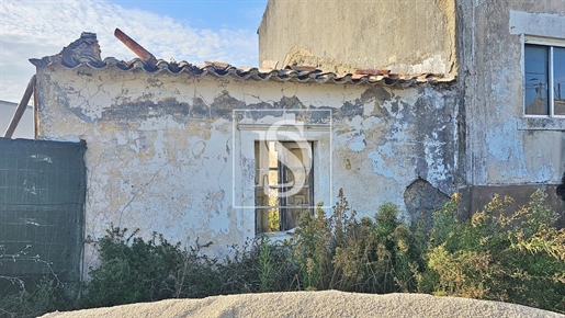 Haus zur Restaurierung des T2 in Marinha das Ondas
