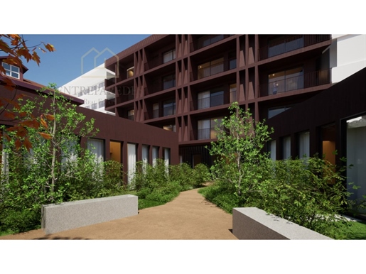 To buy duplex T2k apartment with garage and balcony next to Campo 24 de Agosto - downtown Porto.