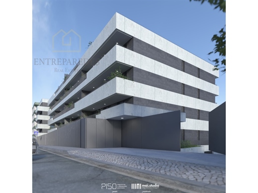 Apartamento de 3 dormitorios en venta en urbanización cerrada - Santa Maria da Feira con balcón, gar