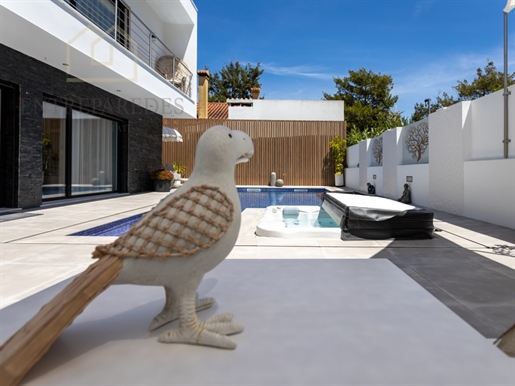 Maison individuelle de 4 chambres avec piscine, jacuzzi et garage, coin à vendre à Setúbal