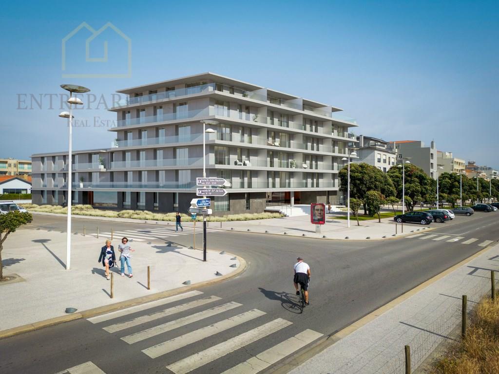 Luxury 2 bedroom flat in front of the sea in Praia de Azul Norte to buy ...