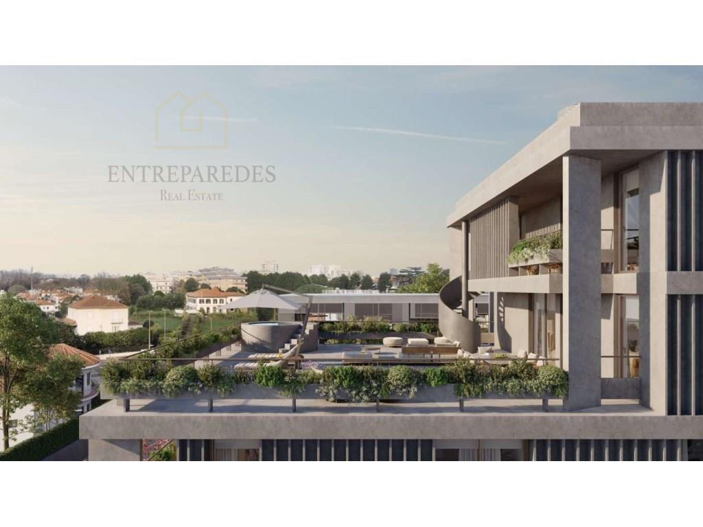 Apartamento T4 Duplex com terraço e varanda no Edifício Paulo Dias Novais - zona nobre Boavista, par