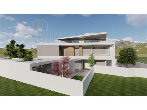 Land with approved project for House T4, Praia da Madalena, Gaia