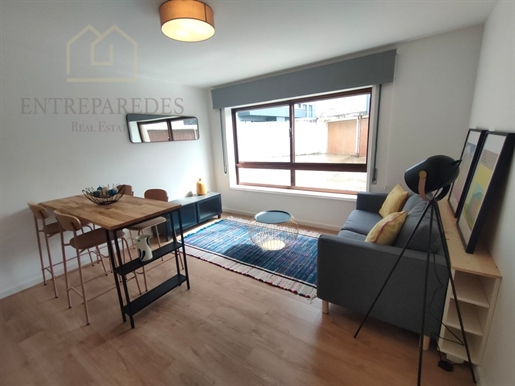 New renovated and furnished 1 bedroom flat with parking for sale in Leça da Palmeira, Matosinhos, Po