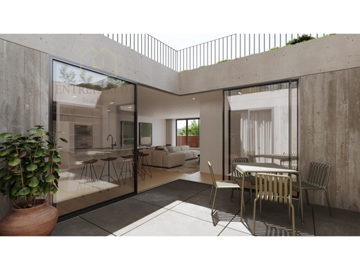 3 bedroom apartment with garden 71m2 + terrace 14m2 for sale in Paranhos - Porto in a development wi