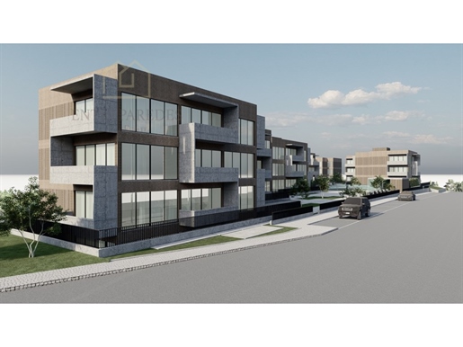 Buy 3+1 bedroom flat with balcony + rooftop 139m2, triple garage and storage in São João da Madeira!