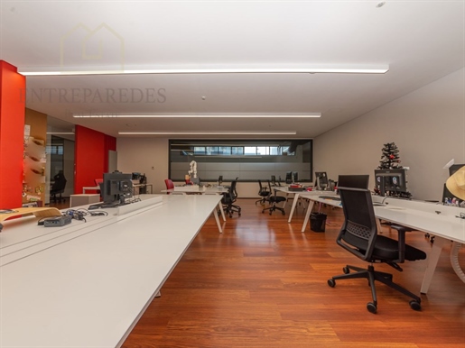 Buy office on Avenida da República in Vila Nova de Gaia - Portugal