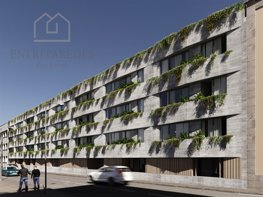 Apartamento T2 com varanda 23 m2 para comprar em Paranhos - Porto num empreendimento com espaços exc