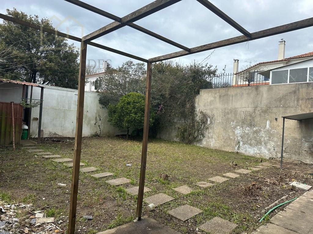 Land and approved project for 4 bedroom luxury villa to buy near Serralves Museum - Porto