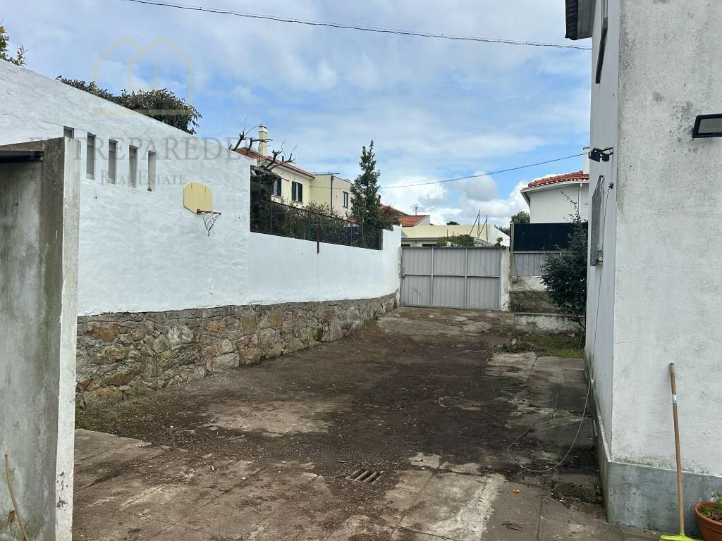 Land and approved project for 4 bedroom luxury villa to buy near Serralves Museum - Porto