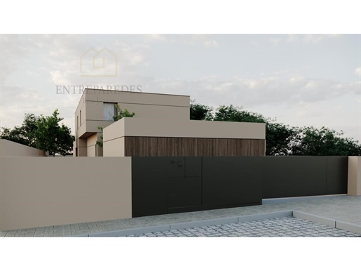 Semi-Detached house to buy in Santa Maria da Feira - Aveiro, with garden- 4 bedrooms