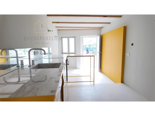 Charmosa casa nova T1+1 no Largo do Adro, próxima ao Rio Douro, para comprar no Porto