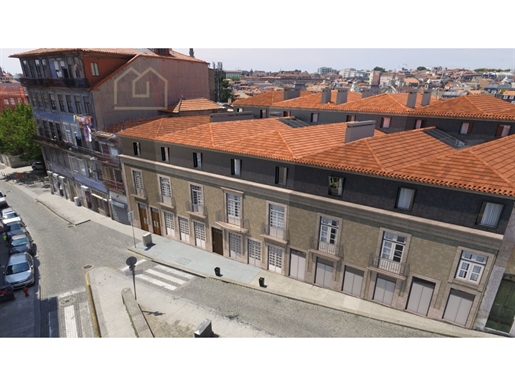 Apartamento T1 + T0, para comprar en la zona histórica de Oporto, al lado de Sé.